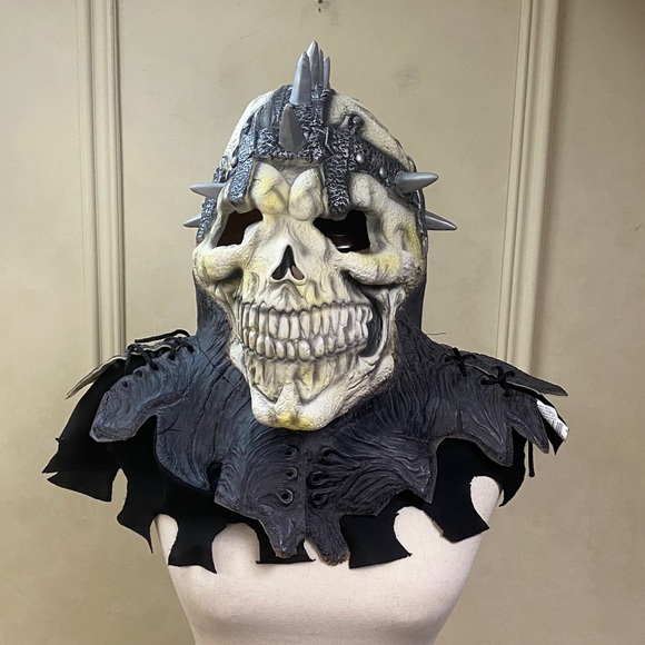 Halloween Fun World Easter Unlimited Skeleton Warrior Viking Deluxe Mask - Picture 1 of 6